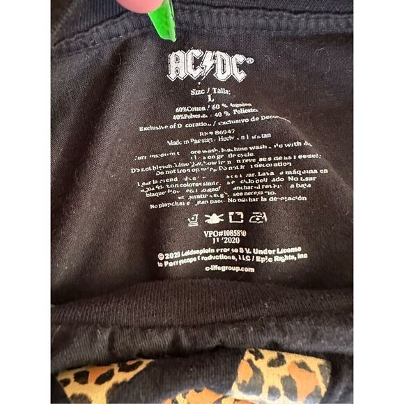 AC⚡️DC Black & Leopard Print Short Sleeved Cropped T-Shirt Back in Black Bedazzl - Picture 3 of 6